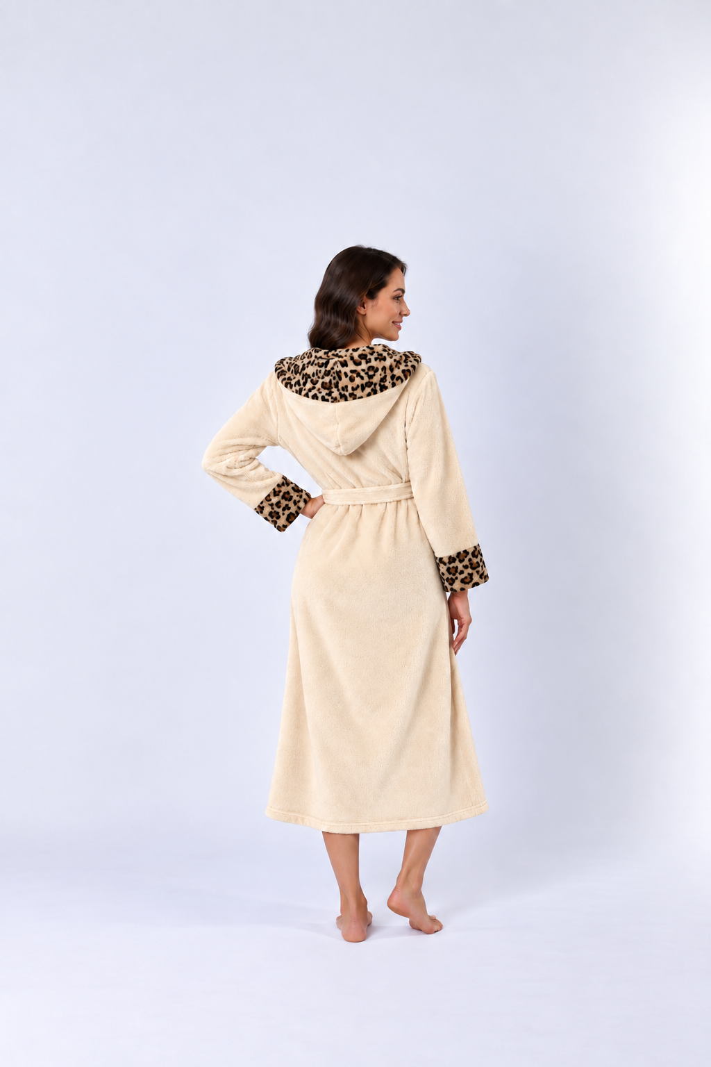 Women’s Cozy Hooded Leopard Trim Flannel Robe – Soft Warm Long Bathrobe