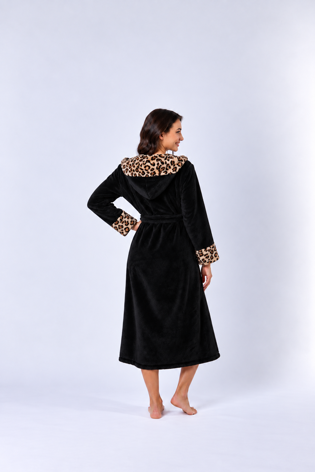 Women’s Cozy Hooded Leopard Trim Flannel Robe – Soft Warm Long Bathrobe