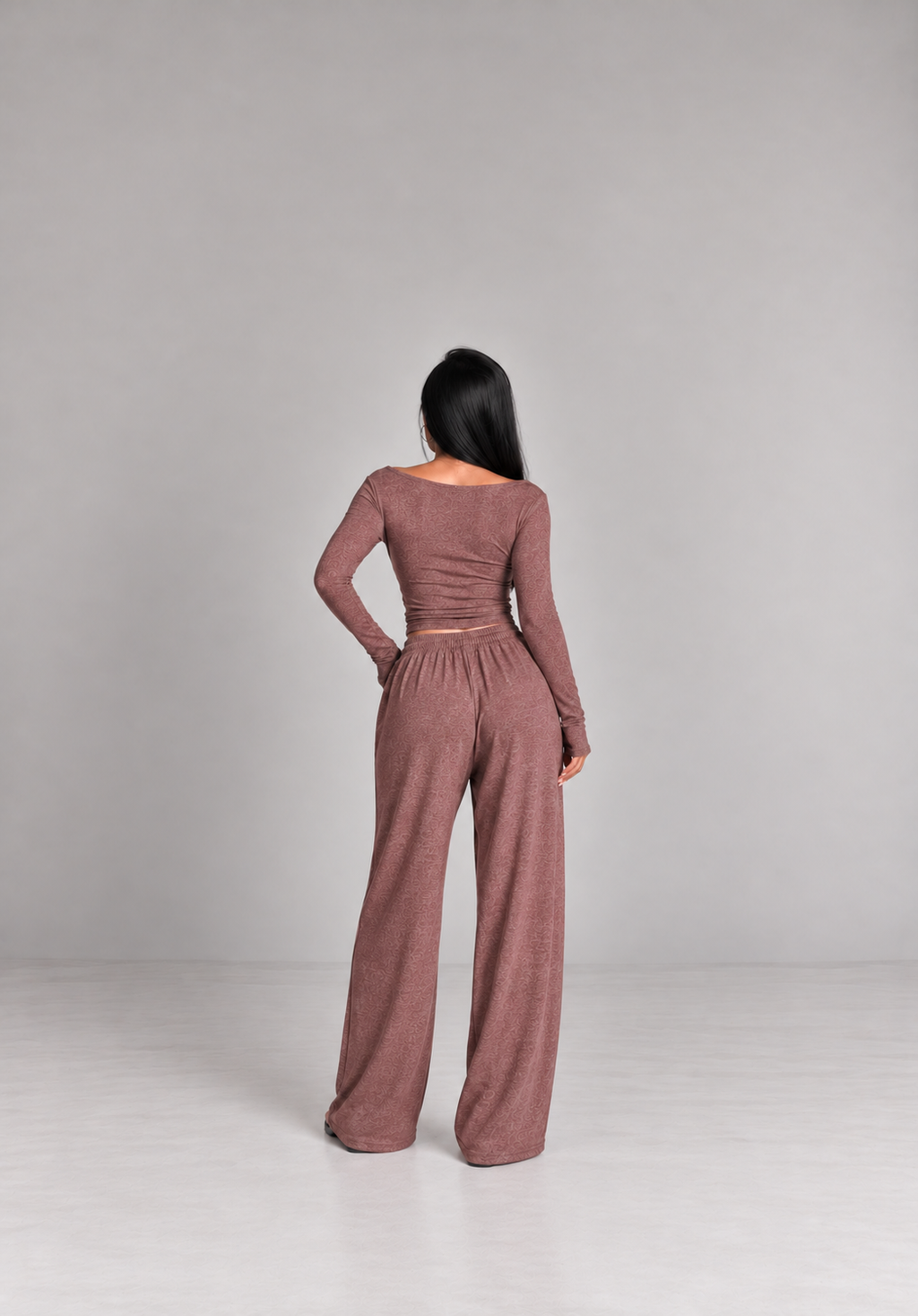 Women’s V-Neck Lounge Set – Long Sleeve Top & Relaxed Pants