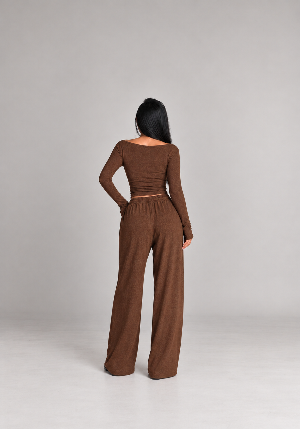 Women’s V-Neck Lounge Set – Long Sleeve Top & Relaxed Pants